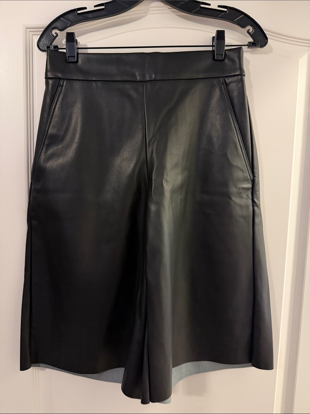 Banana Republic Women’s Faux Leather Shorts NWT Size 4